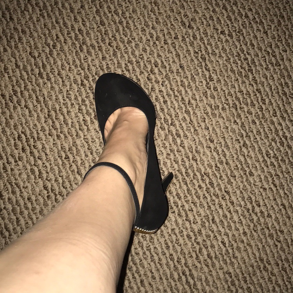 Heels - Picture 2 of 5